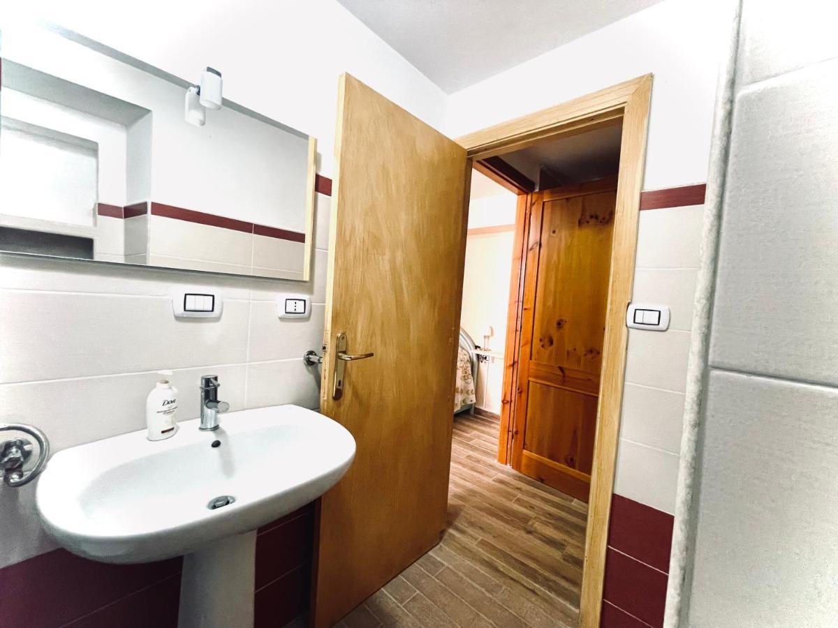Casa Vacanza Gelsomino Cala Gonone Exteriör bild